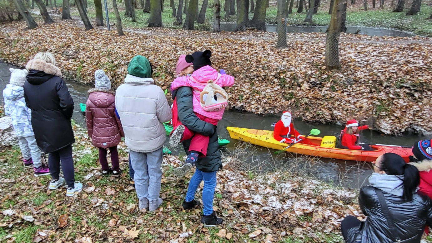 Mikołajkowy spływ wzdłuż Kłodawki