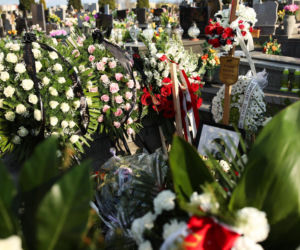 Tak wygląda grób Łukasza Litewki. Zalało go morze kwiatów