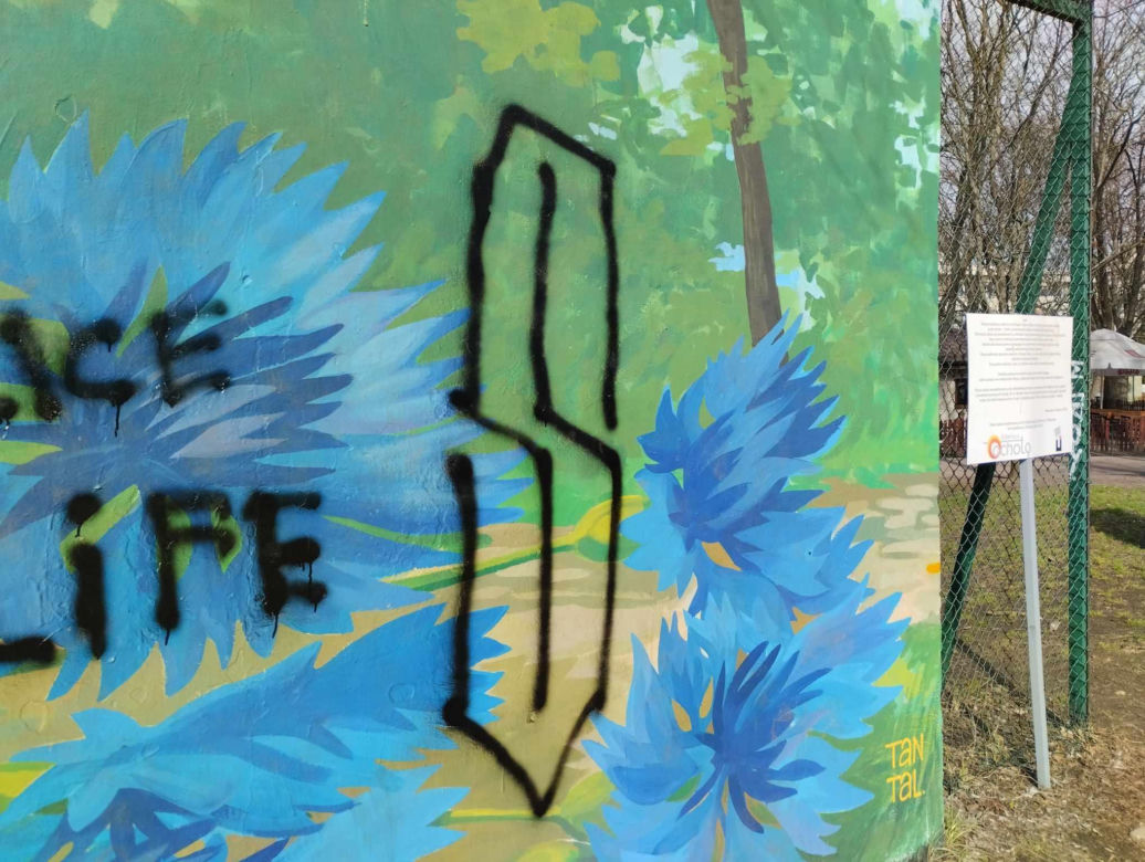 Mural w Parku Szczęśliwickim zniszczony