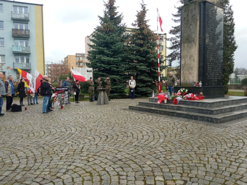Obchody pod pomnikiem 10 pomordowanych w Grudziądzu