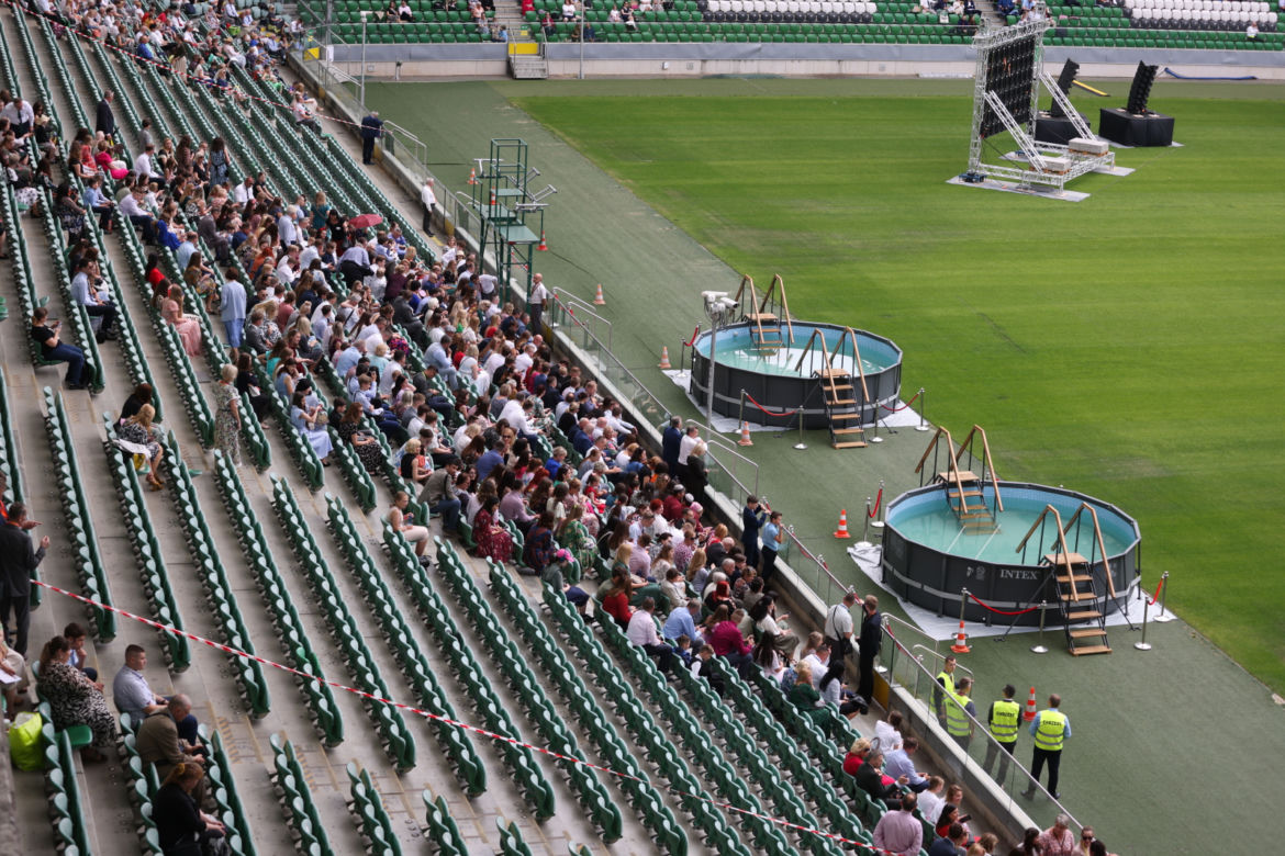 Świadkowie Jehowy na kongresie w Warszawie na stadionie Legii