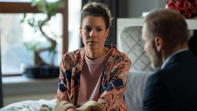 M jak miłość odc. 1922. Andrzej Budzyński (Krystian Wieczorek), Paulina Lipska (Maria Wieczorek)