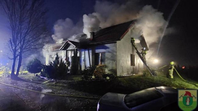 Ogień pojawił się o świcie. Rodzina straciła wszystko. "Nie mają dokąd wrócić"