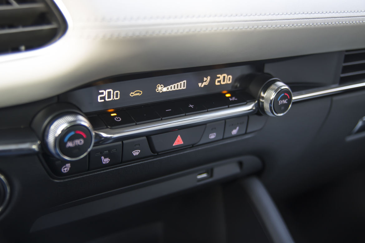 Mazda 3 Sedan 2.0 SKYACTIV-X 180 KM 6MT Enso
