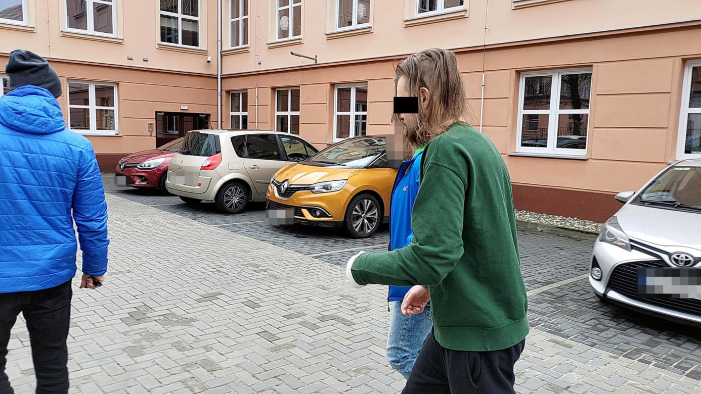 Brawurowa jazda 130 km/h zakończyła się śmiertelnym wypadkiem. Mateusz P. stanął przed sądem
