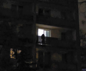 Groził skokiem z balkonu na Ochocie. Szybka akcja służb ratunkowych