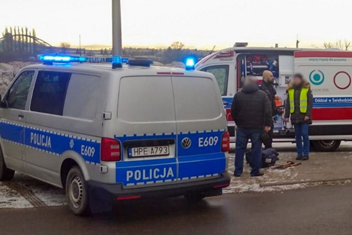 Zatrzymanie krążenia u kierowcy autobusu szkolnego! Dramatyczne chwile w Świebodzinie [ZDJĘCIA]