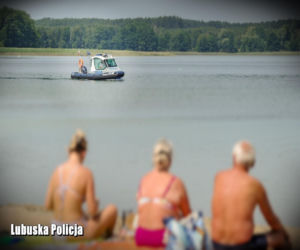 Na drogach, wodzie, czy na koloniach. Policja podsumowała wakacje