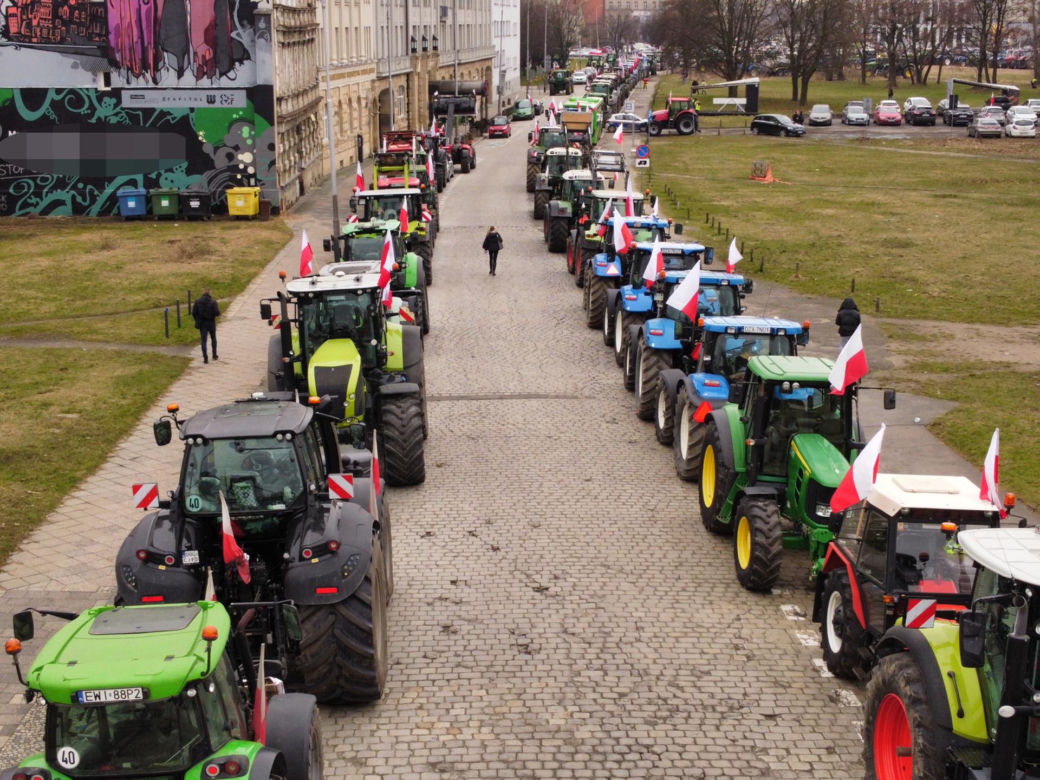Totalny najazd na Wrocław, traktory na ulicach. Zgromadzenie rolników rozwiązane!