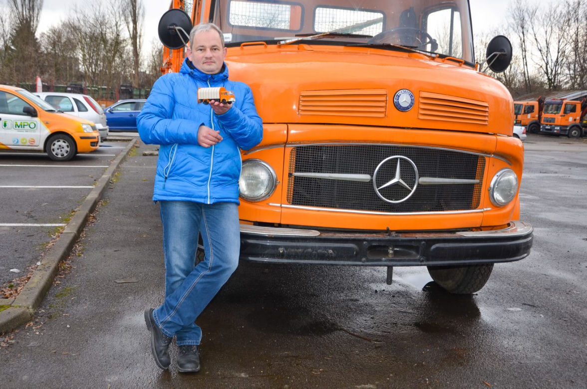 Takie hobby. Chce odwozorwać cały tabor w miniaturze
