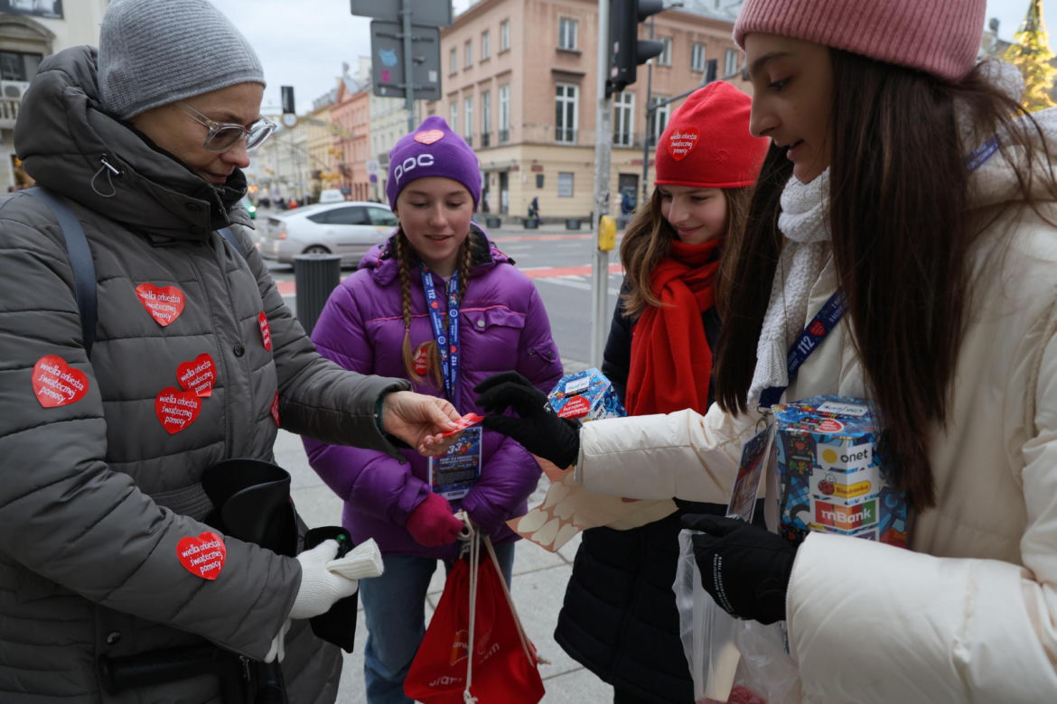 Warszawa. Wolontariusze WOŚP w centrum Warszawy