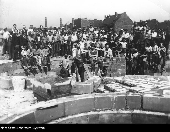 To największa archikatedra w Polsce. Była symbolem buntu wobec władz komunistycznych