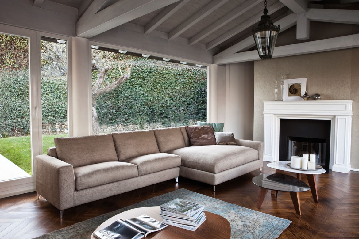 Miękka sofa z szezlongiem