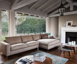 Miękka sofa z szezlongiem