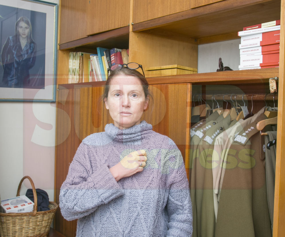 Jaruzelska wprowadza się do domu ojca