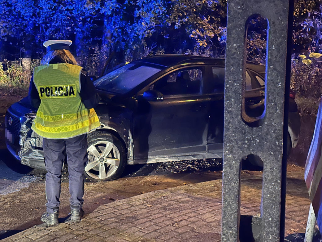 Mercedesem staranował 9 aut. Nocna demolka na Targówku
