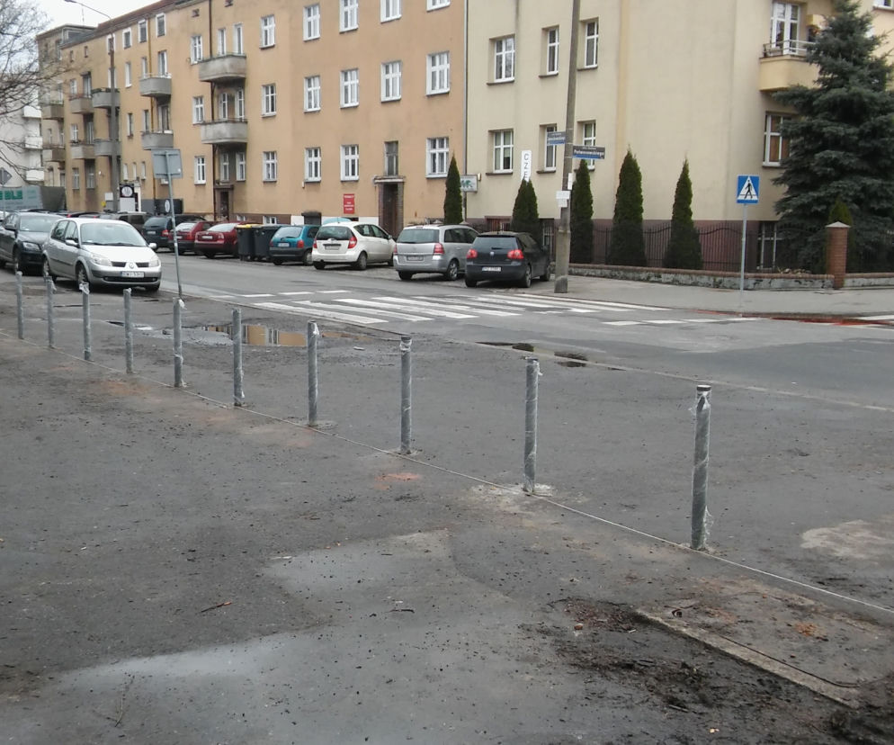 Barierki w Parku Kasprowicza