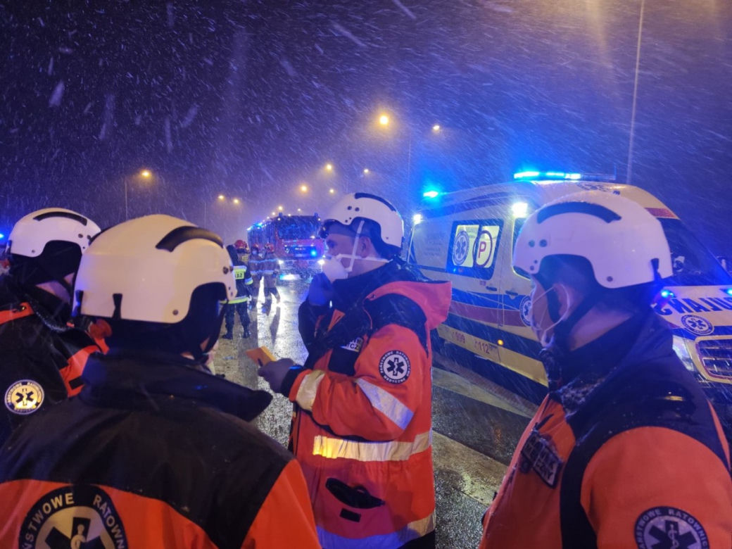 Autostrada A4. Dramatyczna relacja ratowników medycznych z miejsca wypadku autokaru