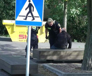 Poznań: Na ławce leżał skulony mężczyzna. Był poszukiwany przez rodzinę
