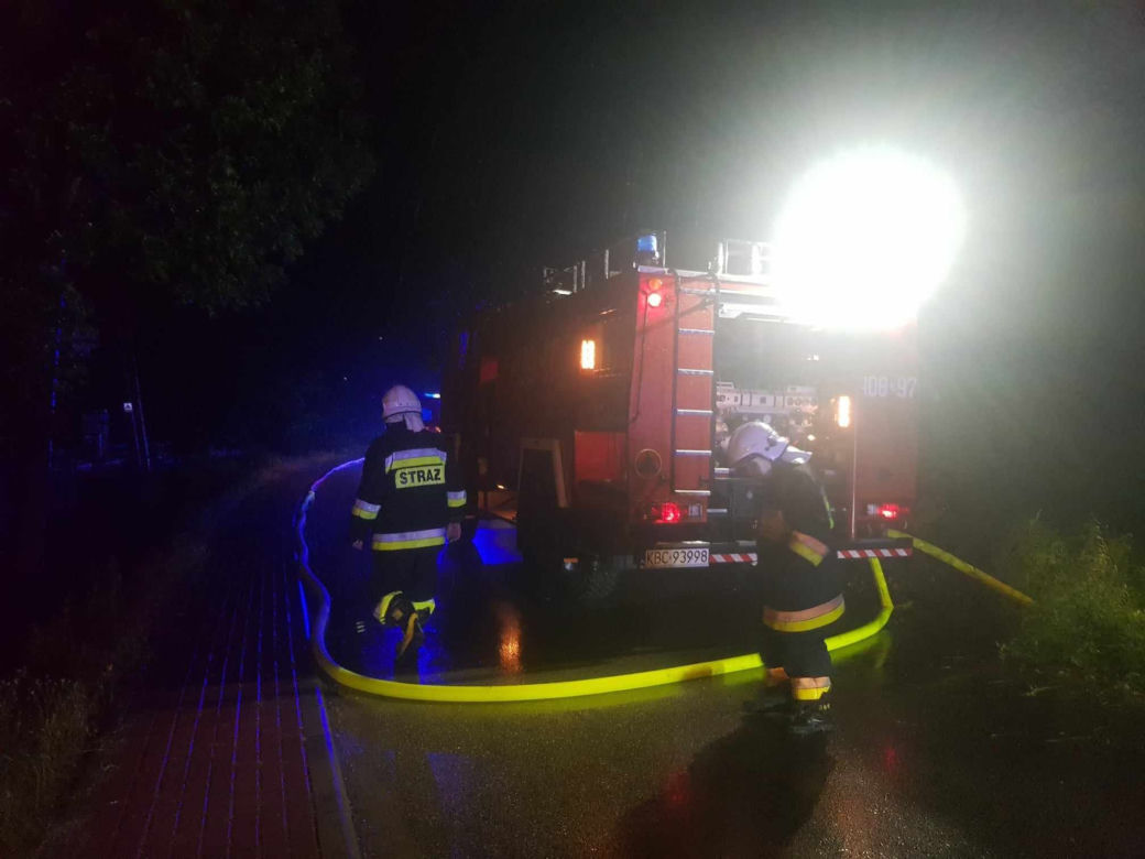 Powiat bocheński. Piorun uderzył w stodołę w Grobli