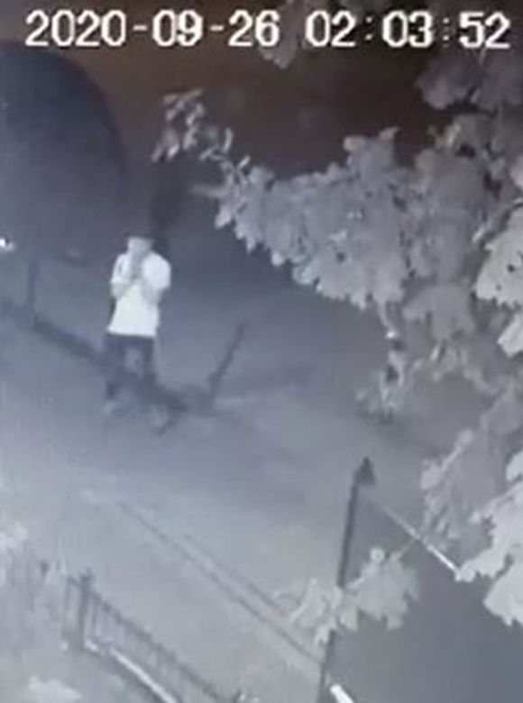 Zaginiony Maciej wychodzi z klubu 