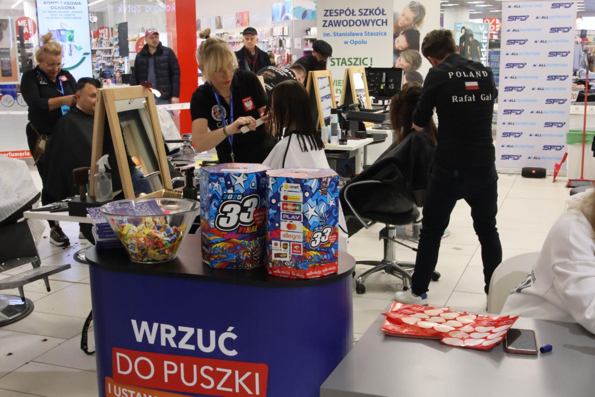 Opole. Akcja "Fryzjerzy dla WOŚP" w ramach 33. Finału Wielkiej Orkiestry Świątecznej Pomocy