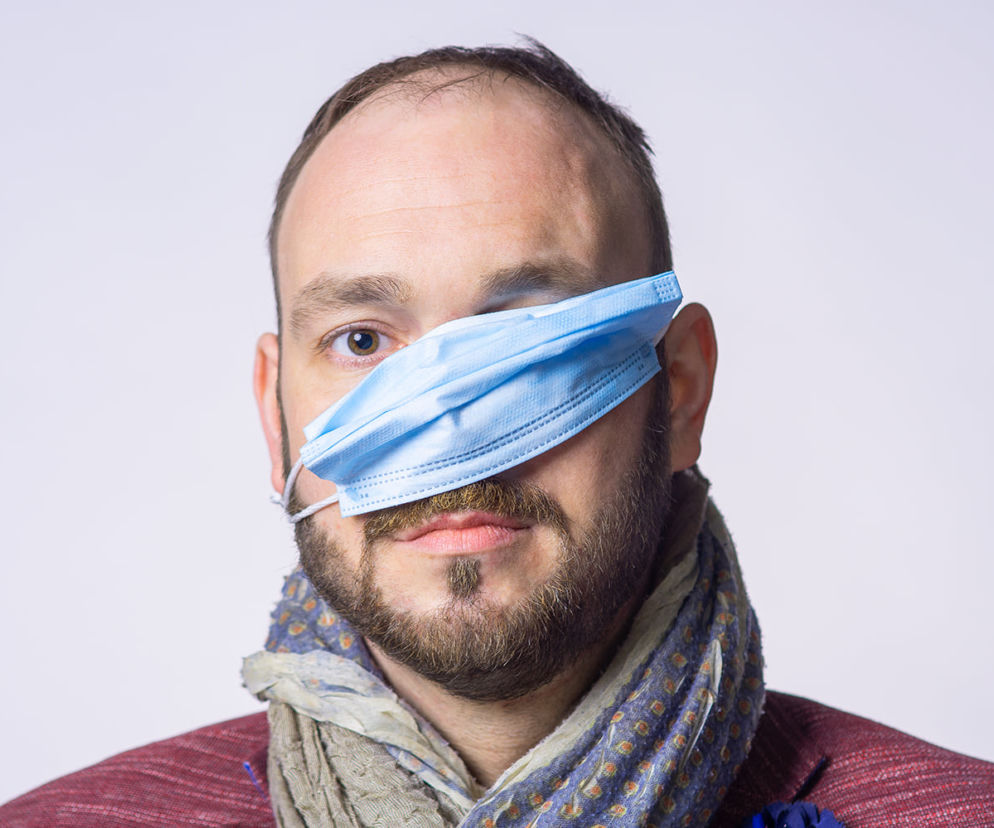 Jak NIE nosić maseczek? Studencki teatr z Olsztyna dołączył do wyzwania NośMaseczkęChallenge [GALERIA]