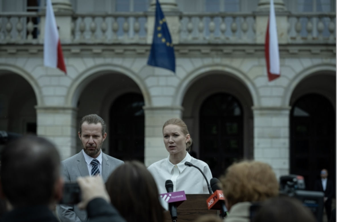 Wotum nieufności, odcinek 1: Daria Seyda (Katarzyna Dąbrowska), Adam Chronowski (Grzegorz Małecki)