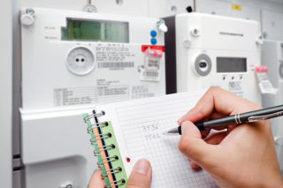 Inkasent już nie zapuka do drzwi. Wchodzi nowy system rozliczeń prądu