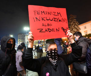 Trwa Strajk Kobiet 20.01.2021. Protest przeniósł się przed Sejm 
