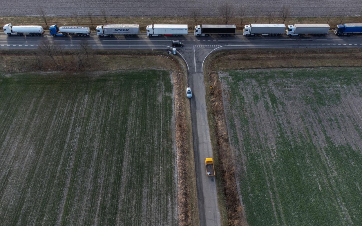 Protest przewoźników na przejściach granicznych trwa. Czas oczekiwania na odprawę to 3 dni