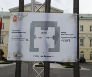 Tynk sypie się Trzaskowskiemu na głowę