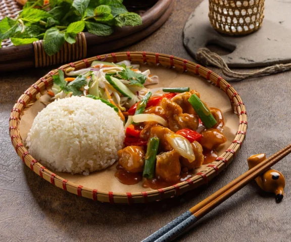 Kurczak Luc Lac – soczysty wietnamski hit w Twojej kuchni