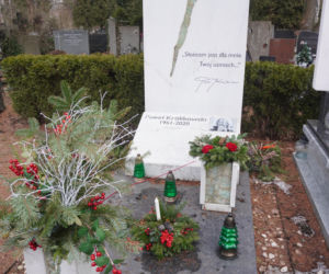 Grób Pawła Królikowskiego na Powązkach w Warszawie