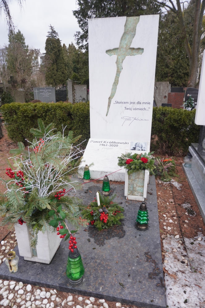 Grób Pawła Królikowskiego na Powązkach w Warszawie
