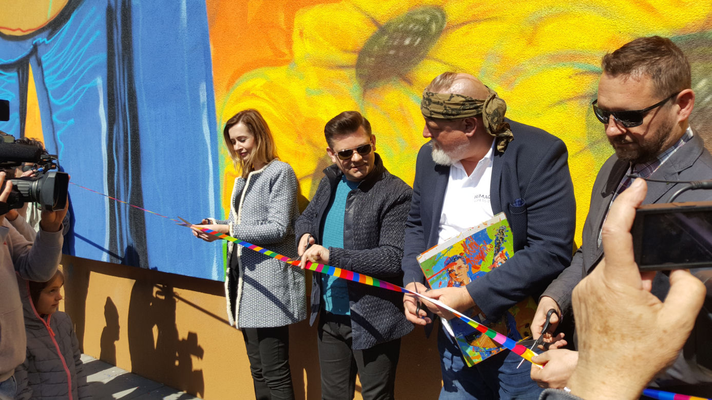 Mural Zenka Martyniuka wreszcie gotowy i oficjalnie otwarty. Król disco polo: "Jestem szczęśliwy" [ZDJĘCIA, WIDEO]