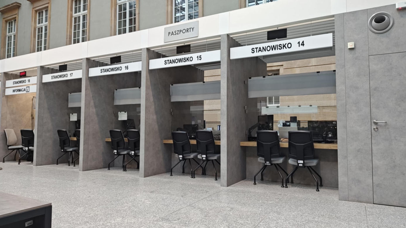 Sprawdziliśmy, ile czeka się na nowy paszport we Wrocławiu. Kolejek już nie ma 
