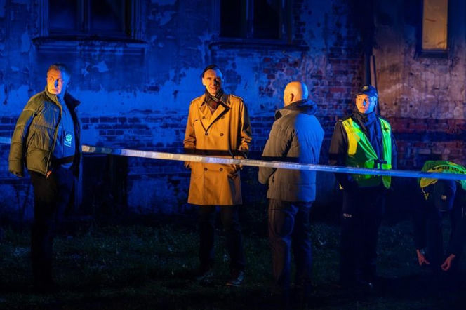 "Pierwsza miłość": perfidia Stika jest większa, niż ktokolwiek się spodziewał... Wszyscy będą musieli patrzeć na to, co psychopata robi z Emilką...