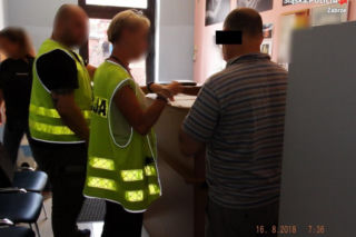 Ginekolog skazany za gwałty płaci ofiarom grosze. Kwoty przelewów to ponury żart