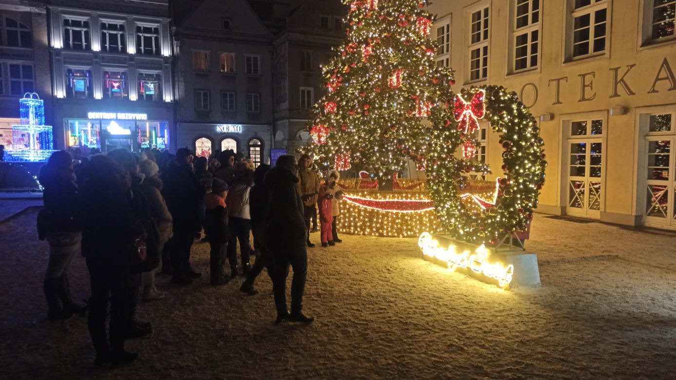 Tłumy mieszkańców na Starym Mieście w Olsztynie. Tak bawili się na wydarzeniu "Święta. Dobrze was widzieć"