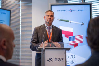 Rakiety Hydra 70 będą produkowane w Polsce. Wzmocnienie dla śmigłowców Apache i nowa broń na drony
