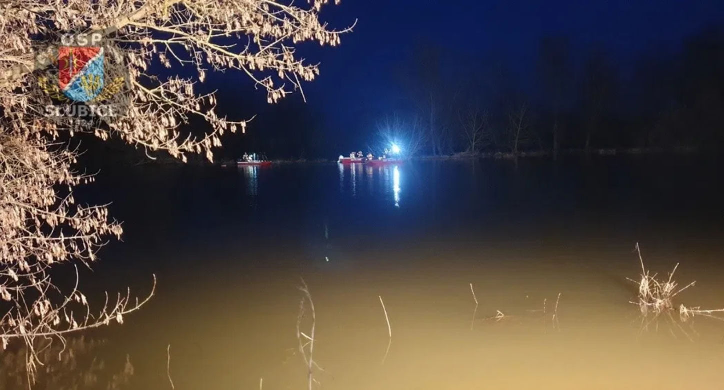 Słubice. Pływał po Wiśle, ale nie w łódce. Nie żyje 31-latek! [WIDEO, ZDJĘCIA]