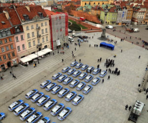 Radiowozy z napędem hybrydowym. Warszawska policja dostała 37 takich samochodów