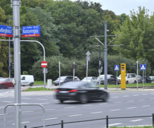 To tutaj policja złapała Beatę K.: między monopolowym a szkołą nauki jazdy w Warszawie