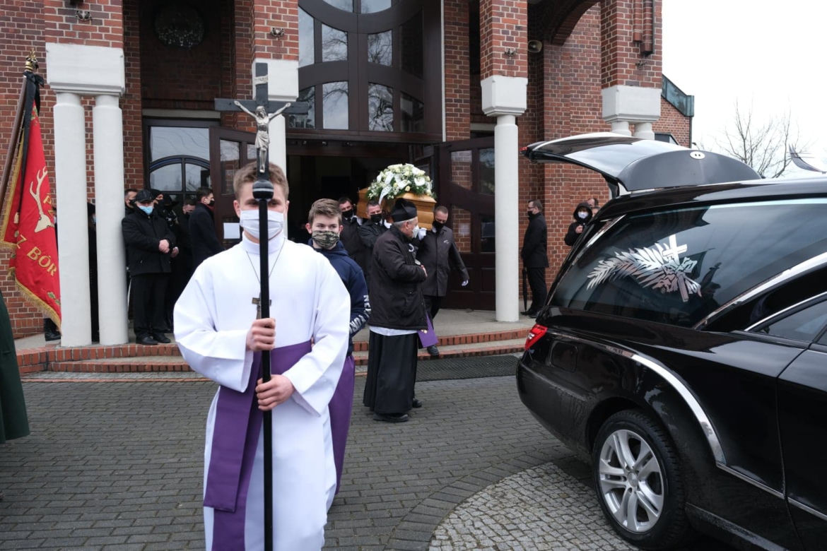 Pogrzeb milionera Karola Kani ze Śląska, który zginął  w katastrofie lotniczej w Pszczynie