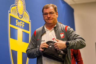 Jan Urban wprost po klęsce ze Szwecją. Wolałbym grać słabo i awansować. Wskazał, co zawiodło