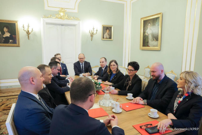 Karol Nawrocki ma nową radę. Siedmiu posłów wyróżnionych! Niektóre nazwiska zaskakują!