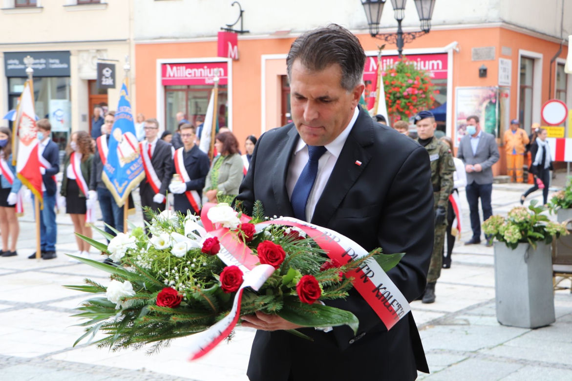81. rocznica wybuchu II wojny światowej. Kaliszanie złożylI hołd bohaterom [ZDJĘCIA] 