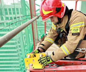 Akcja strażaków na 37 piętrze wieżowca