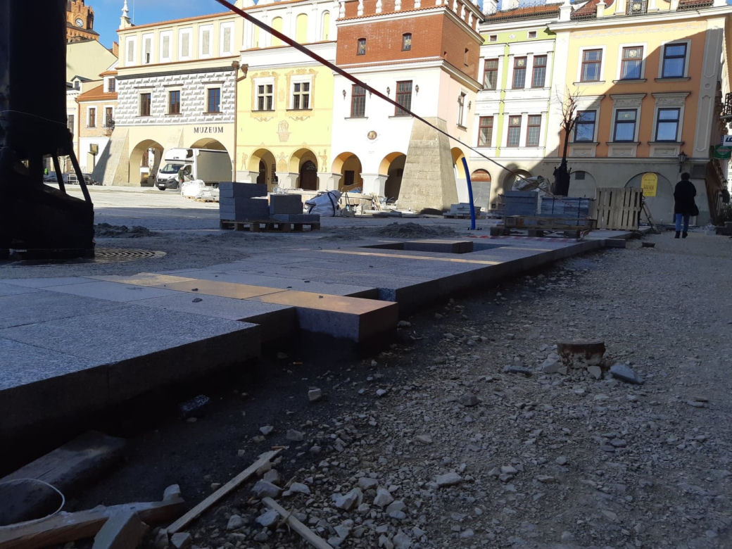 Pracom drogowców sprzyja pogoda